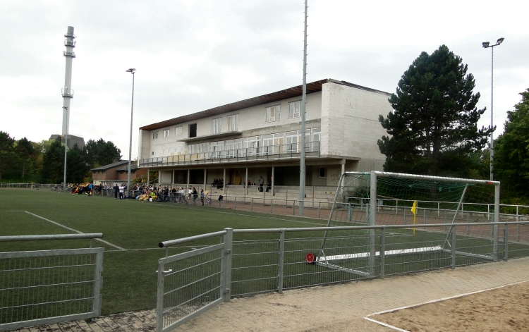 Sport- und Schulzentrum Hardtberg (Stadion Brser Berg)