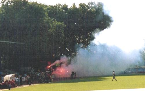 Stadion Rüsselsheim - ... und mit Feuer