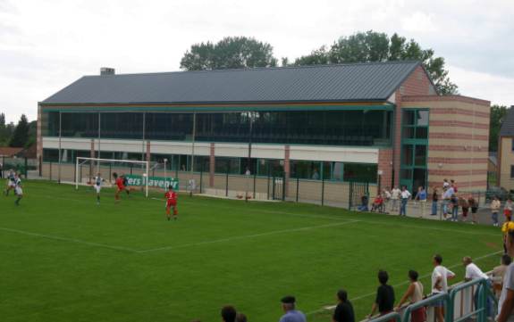 Stade des Boscail - Vereinsheim mit verwaisten VIP-Plätzen